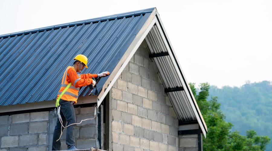 Expert Emergency Roof Repairs services in Two Rivers, WI